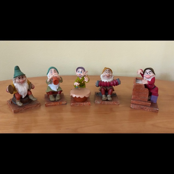 Disney lot of 5 Snow White and the Seven Dwarfs Figurines - Picture 1 of 12